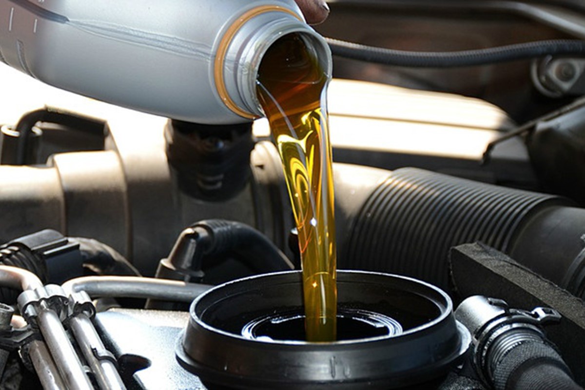 A guide to changing oil in your car - Car Keys
