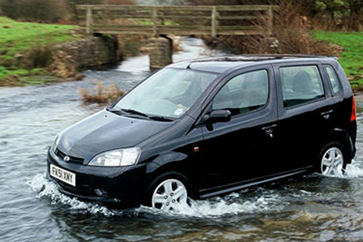 Daihatsu yrv drive2