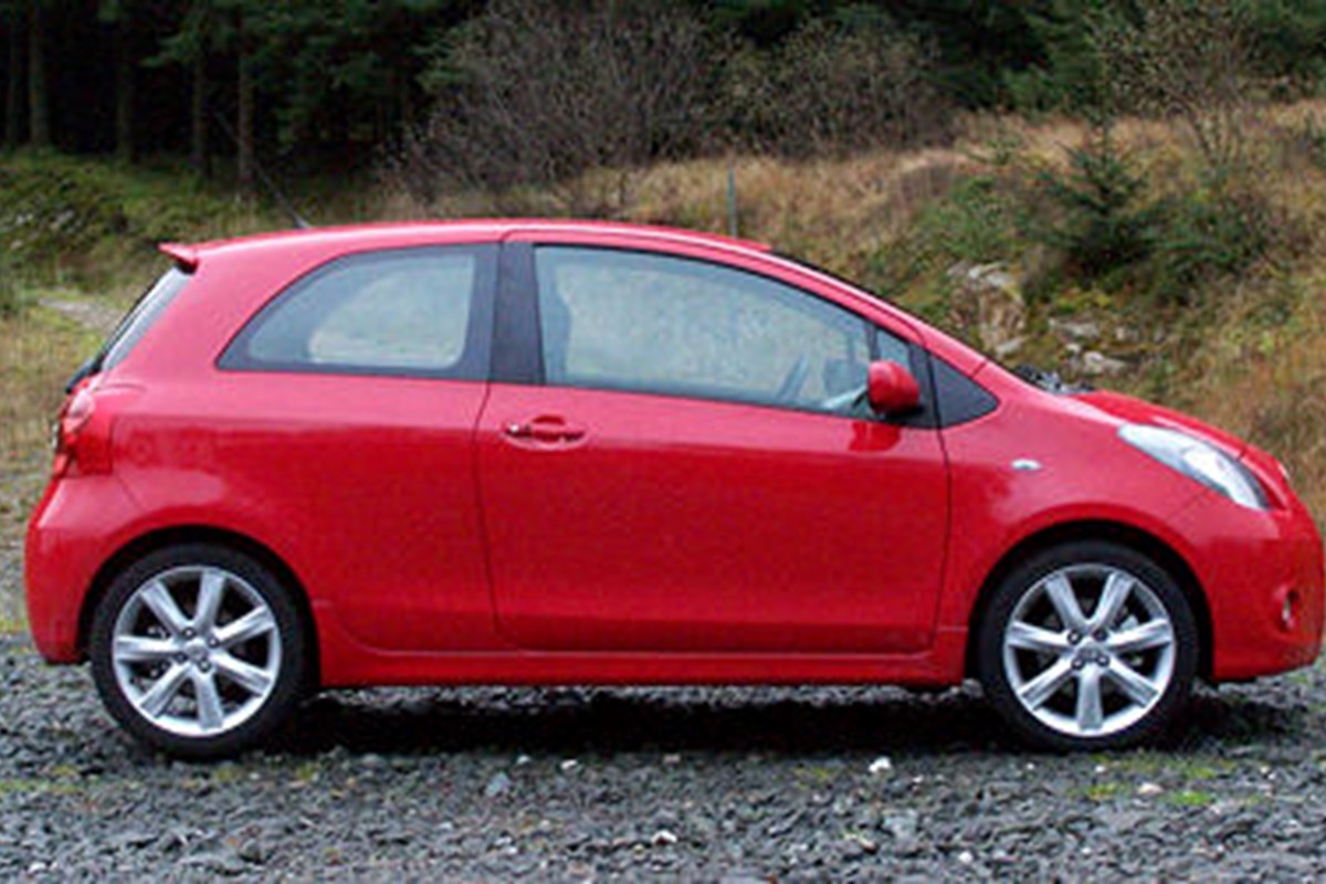 Тойота yaris 2007