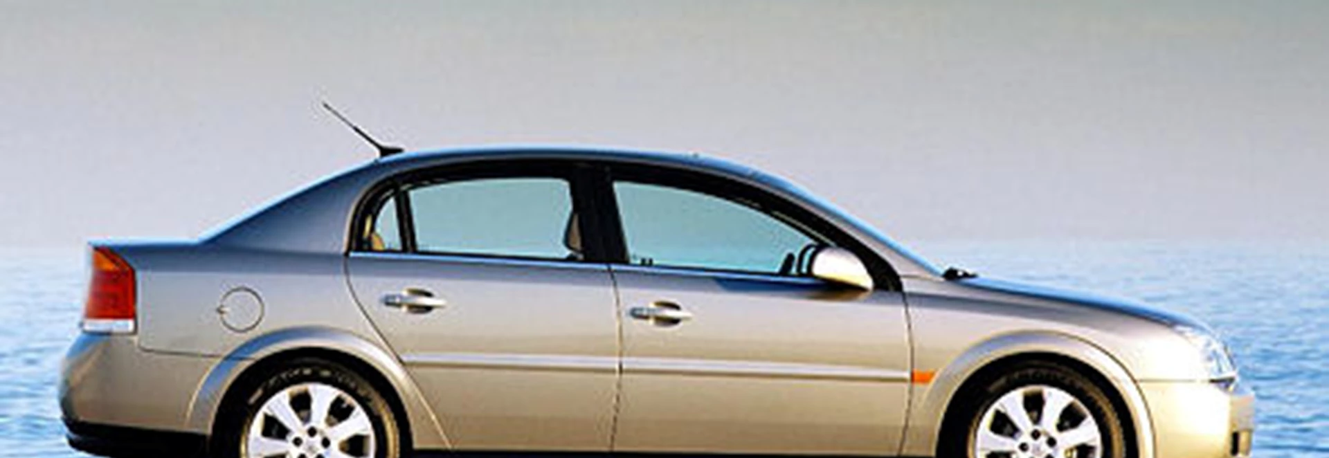 Vauxhall Vectra 3.2 Elite (2002) 