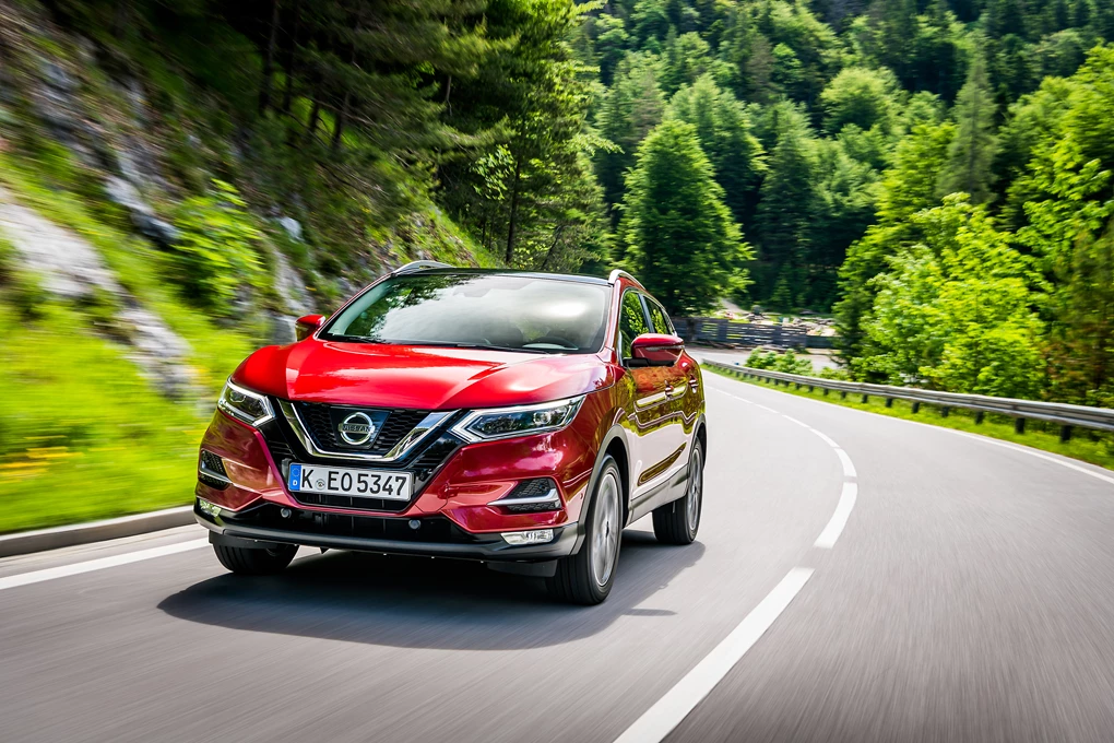 2017 Nissan Qashqai mid-size crossover