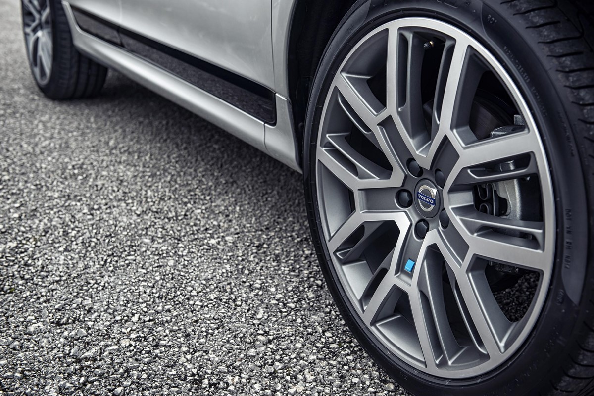 Do the number of spokes on a car wheel matter? Car Keys