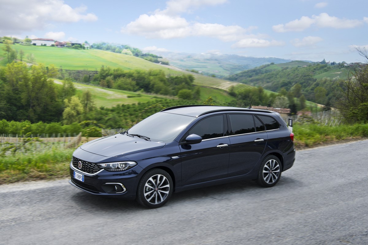 Fiat Tipo Lounge 1 6 Multijet Station Wagon Estate 2017 Review Car