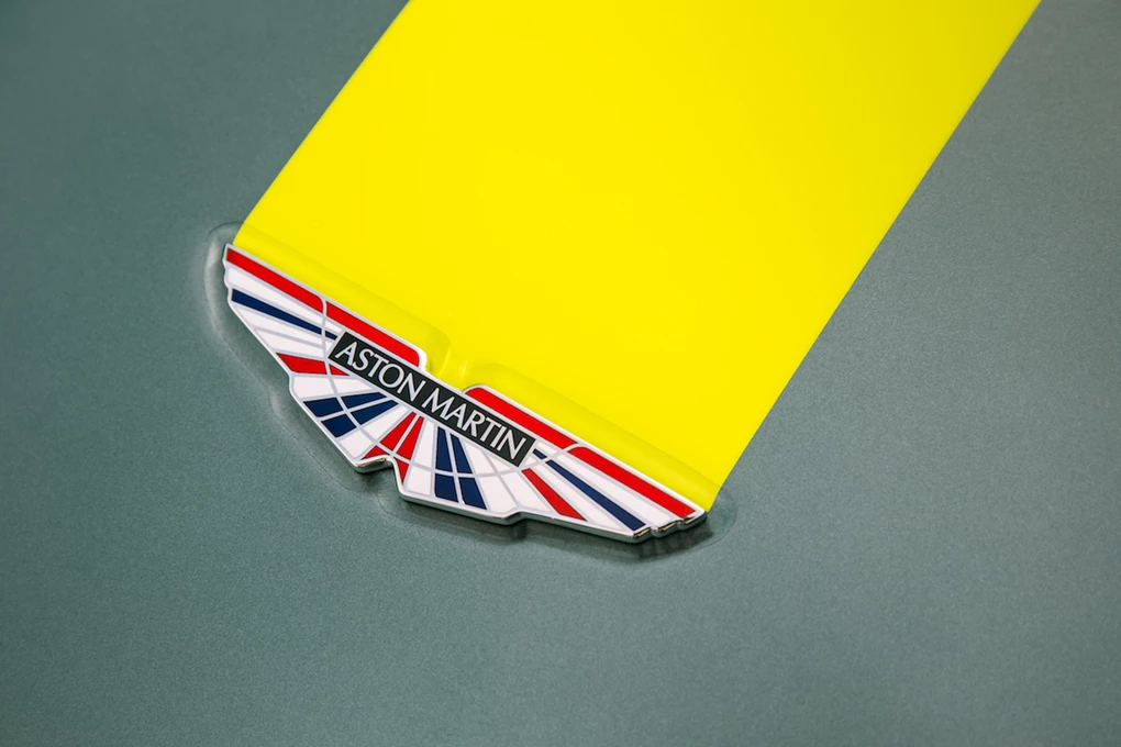 Aston Martin badge