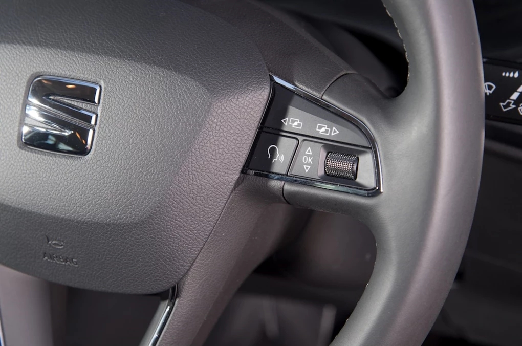 Seat logo