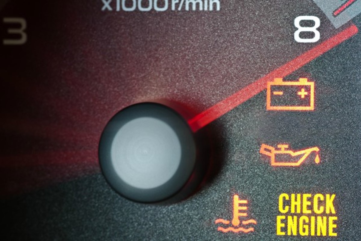 How does engine oil work? Car Keys
