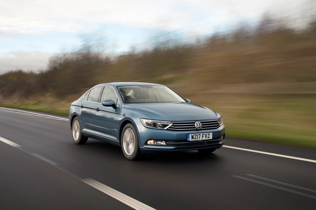 2017 Volkswagen Passat mid-size saloon