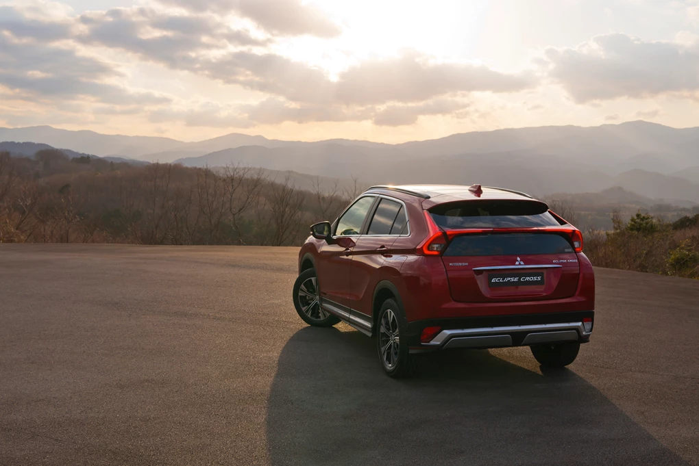 2018 Mitsubishi Eclipse Cross mid-size SUV
