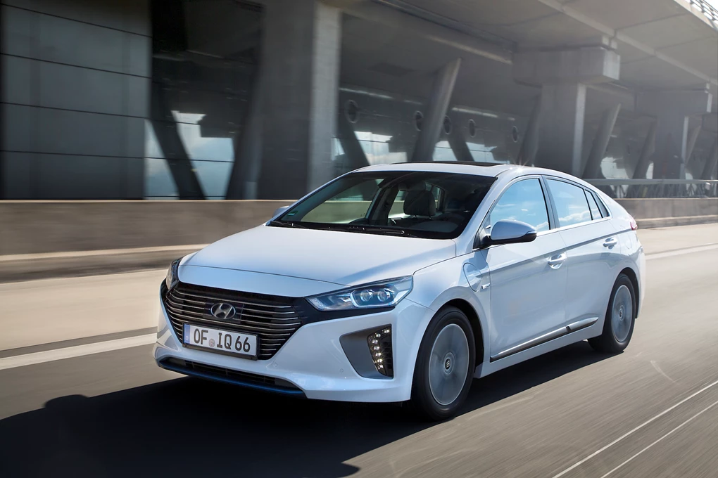 2017 Hyundai Ioniq plug-in hybrid PHEV