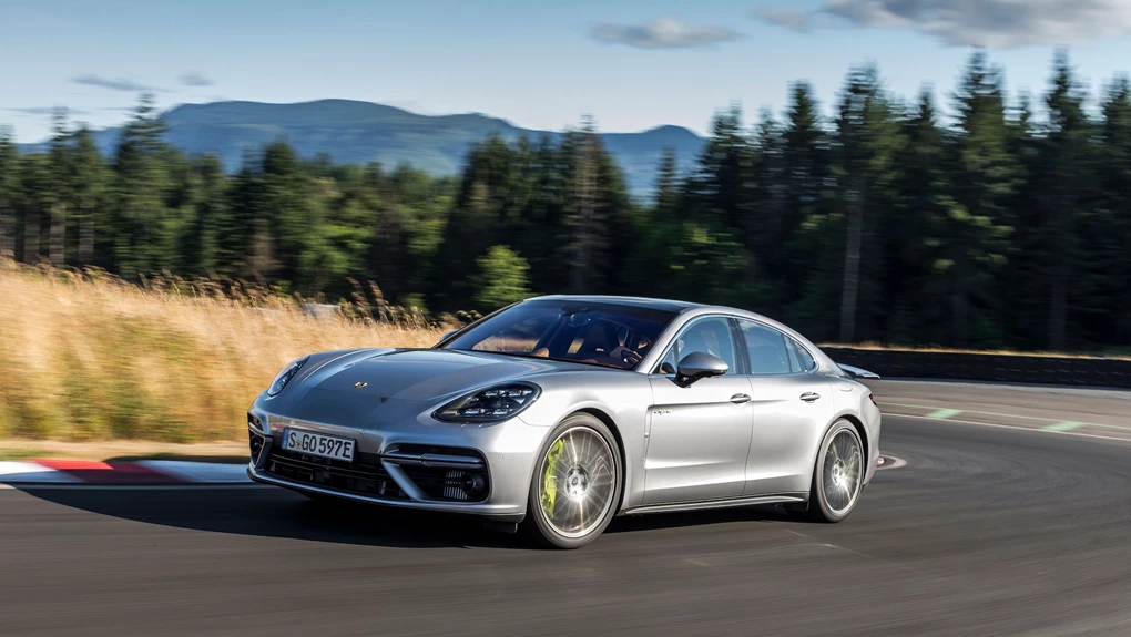 2017 Porsche Panamera performance saloon