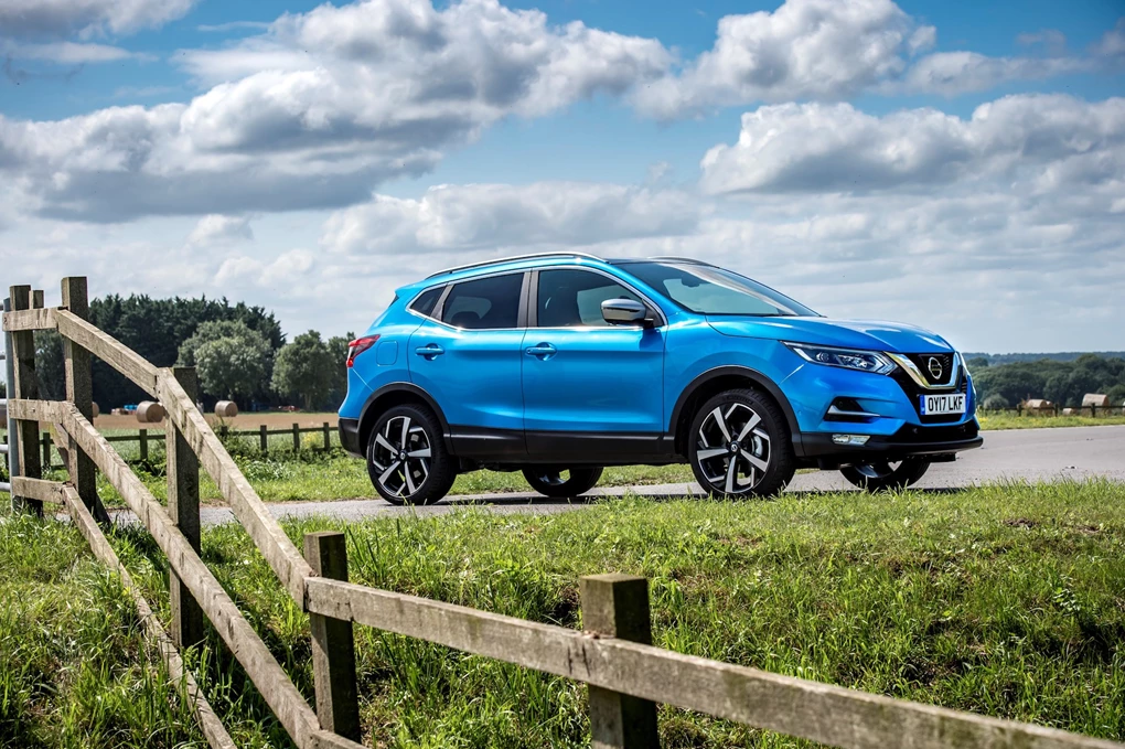 2017 Nissan Qashqai mid-size crossover