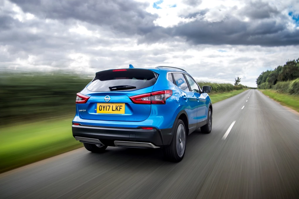 2017 Nissan Qashqai mid-size crossover