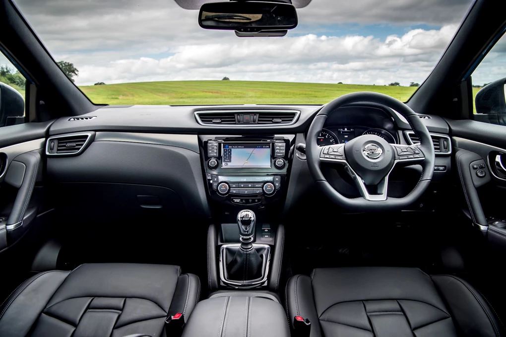 2017 Nissan Qashqai mid-size crossover