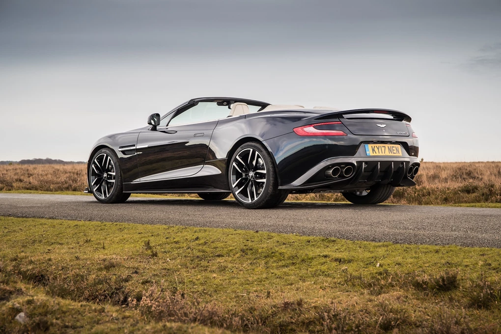 2016 Aston Martin Vanquish S Volante super GT convertible