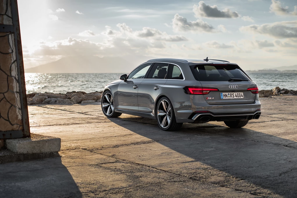2018 Audi RS 4 Avant performance estate