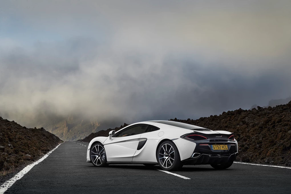 2018 McLaren 570GT Sport Pack grand tourer sports car