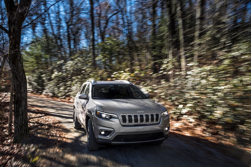 2018 Jeep Cherokee mid-size SUV
