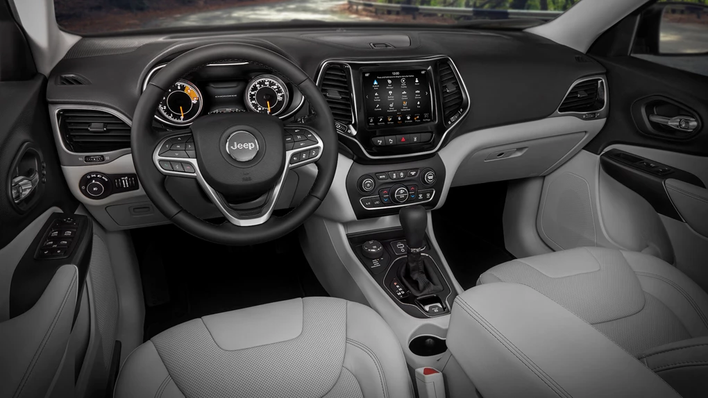 2018 Jeep Cherokee mid-size SUV