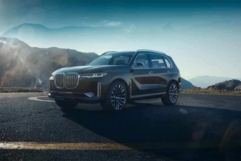2019 BMW X7 luxury large SUV