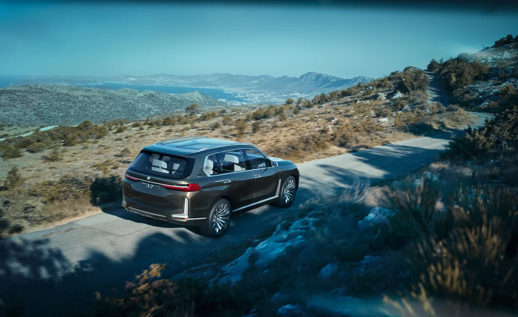 2019 BMW X7 luxury large SUV
