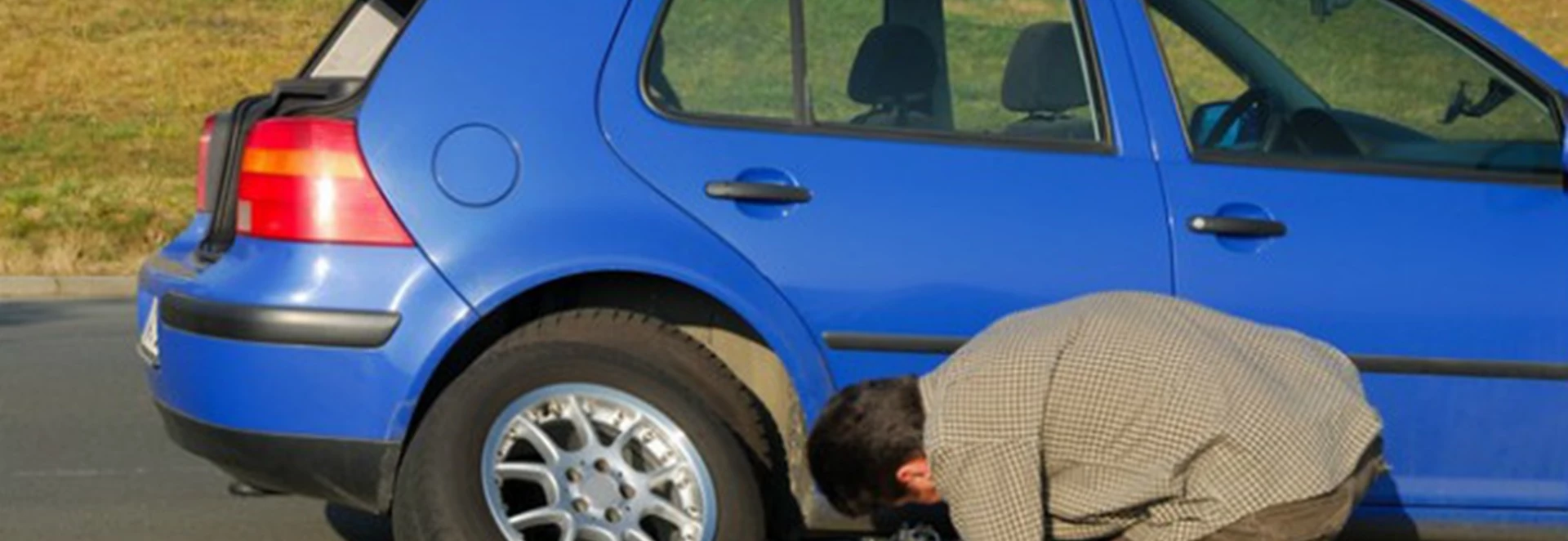 Things To Keep In Your Car For Emergencies Car Keys