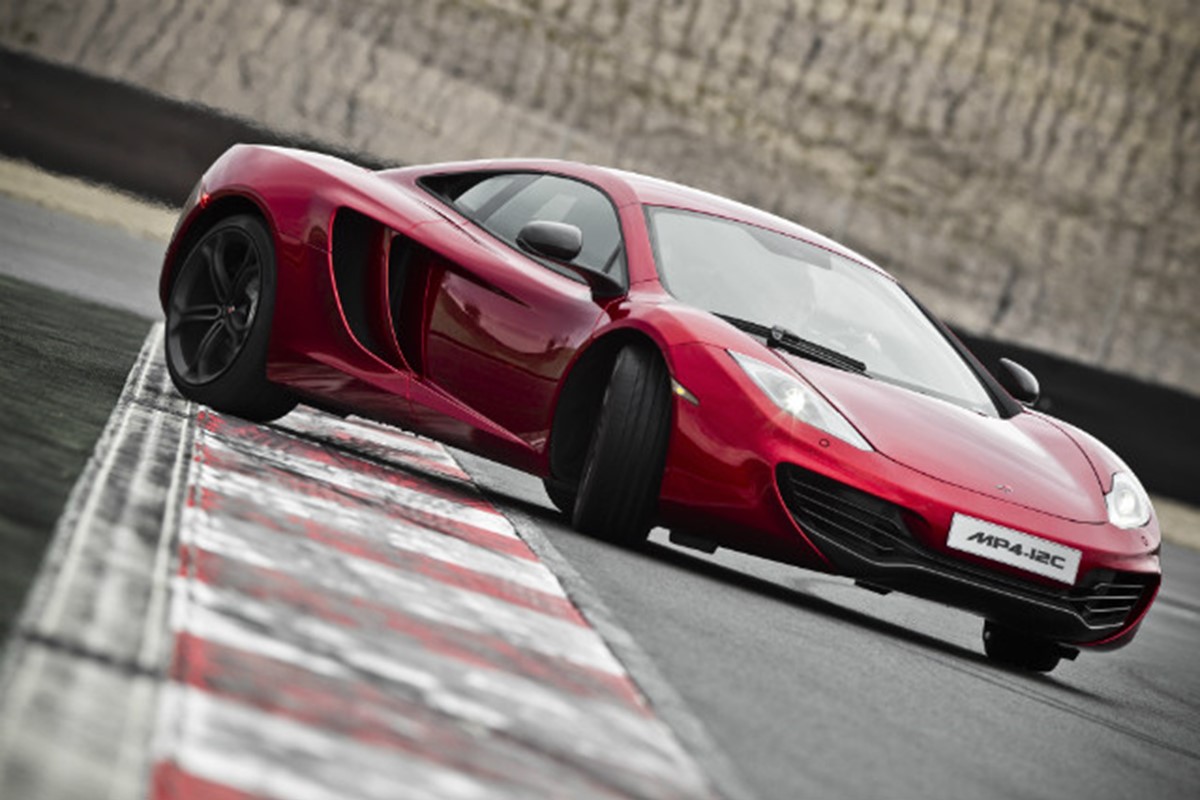 Understeer and oversteer explained - Car Keys