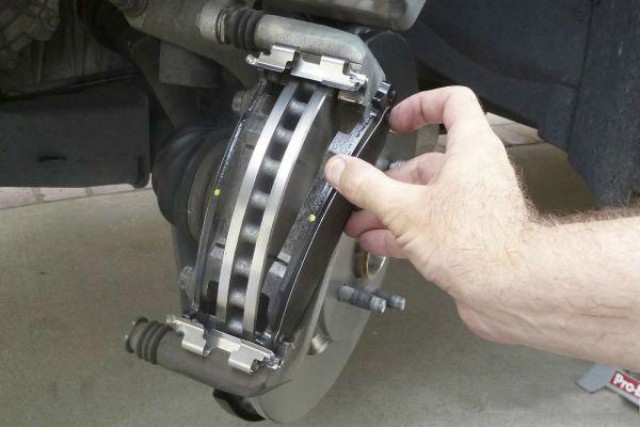 Brake Pads: How Long They Last, When to Replace Them, and Which