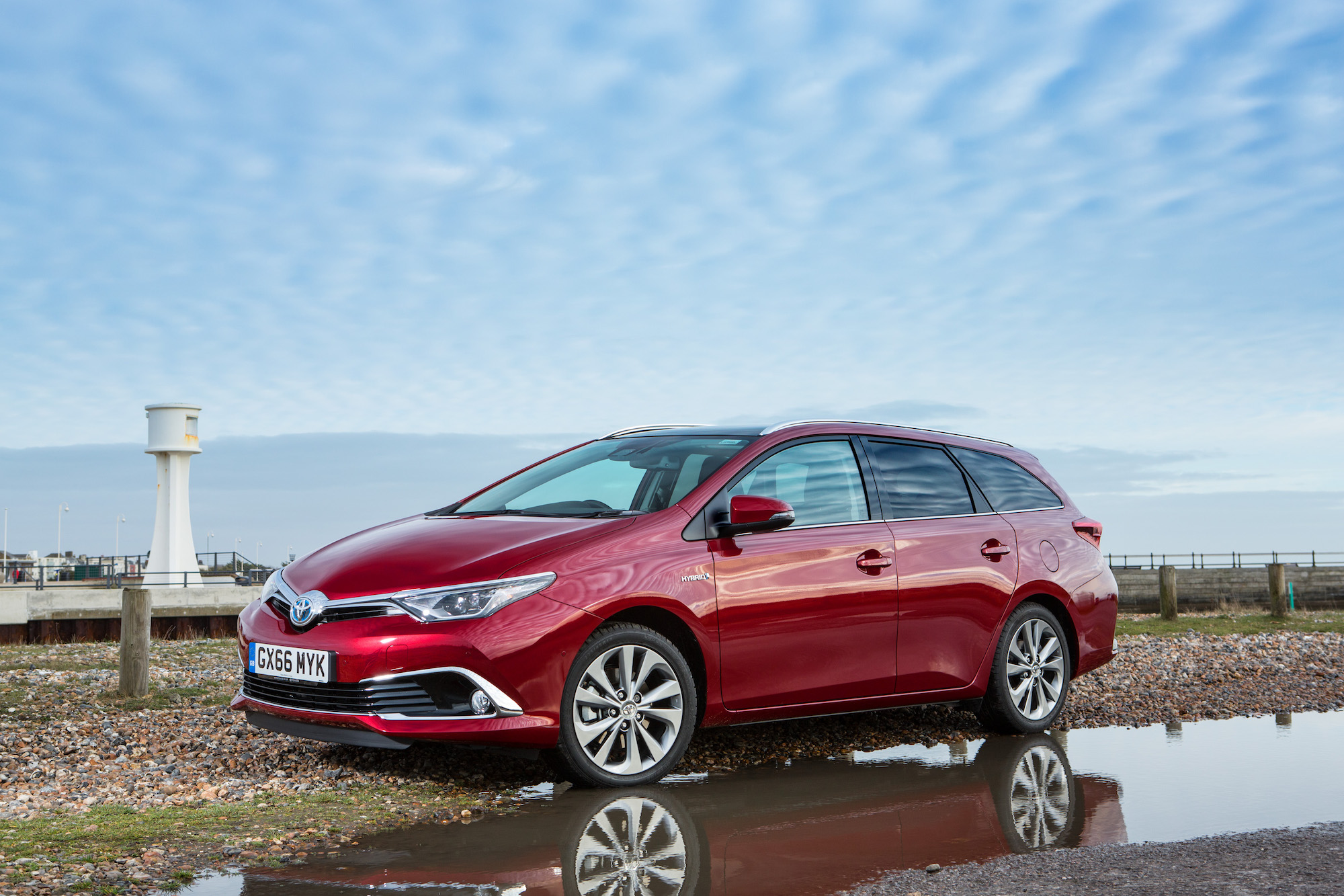 Toyota Auris 2014 1 8 Hybrid