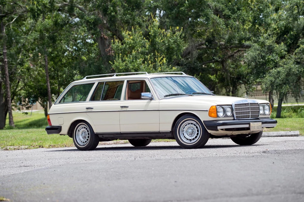 Mercedes W123 John Lennon