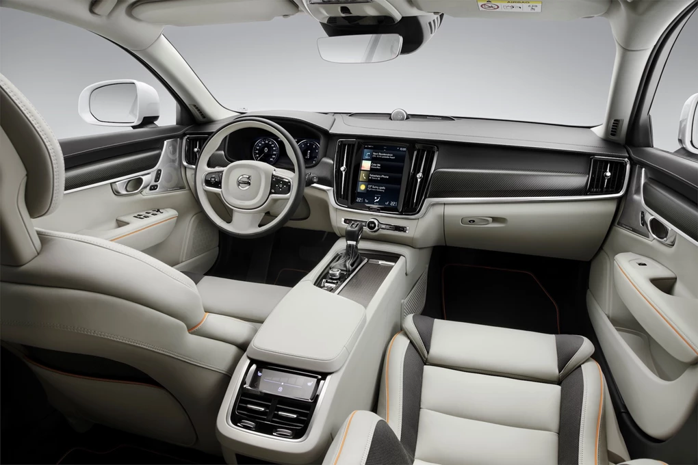 2017 Volvo V90 Cross Country Ocean Race