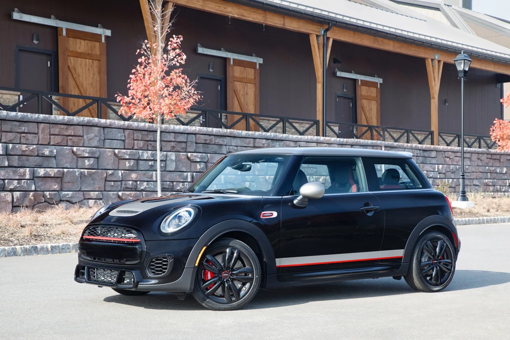 Mini John Cooper Works Knight Edition