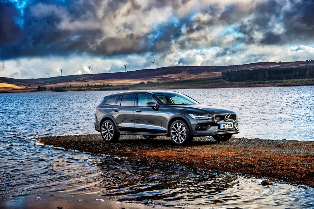 2019 Volvo V60 Cross Country