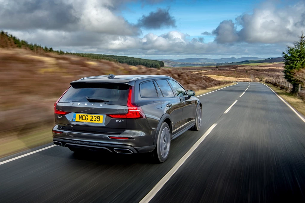 2019 Volvo V60 Cross Country