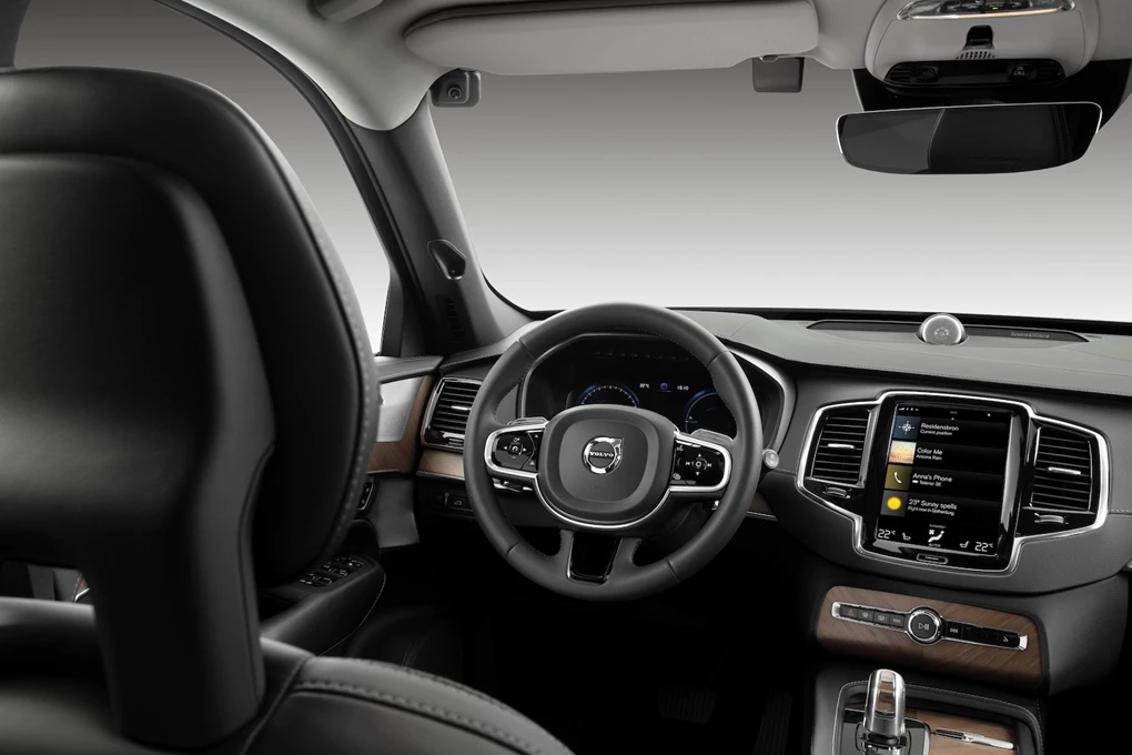 Volvo driver distraction sensors