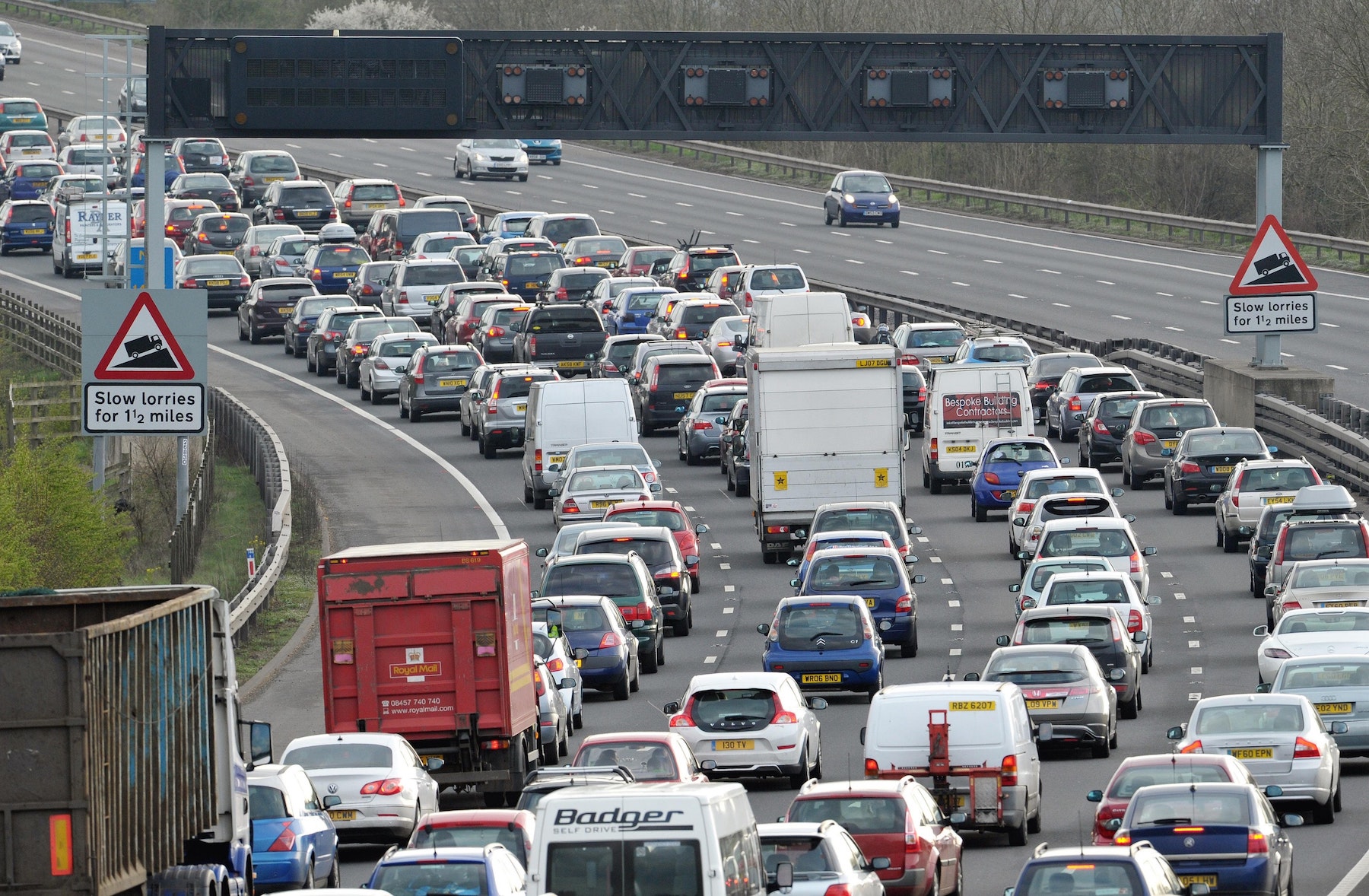 Traffic congestion cost the UK economy £6.9bn in 2019 Car Keys