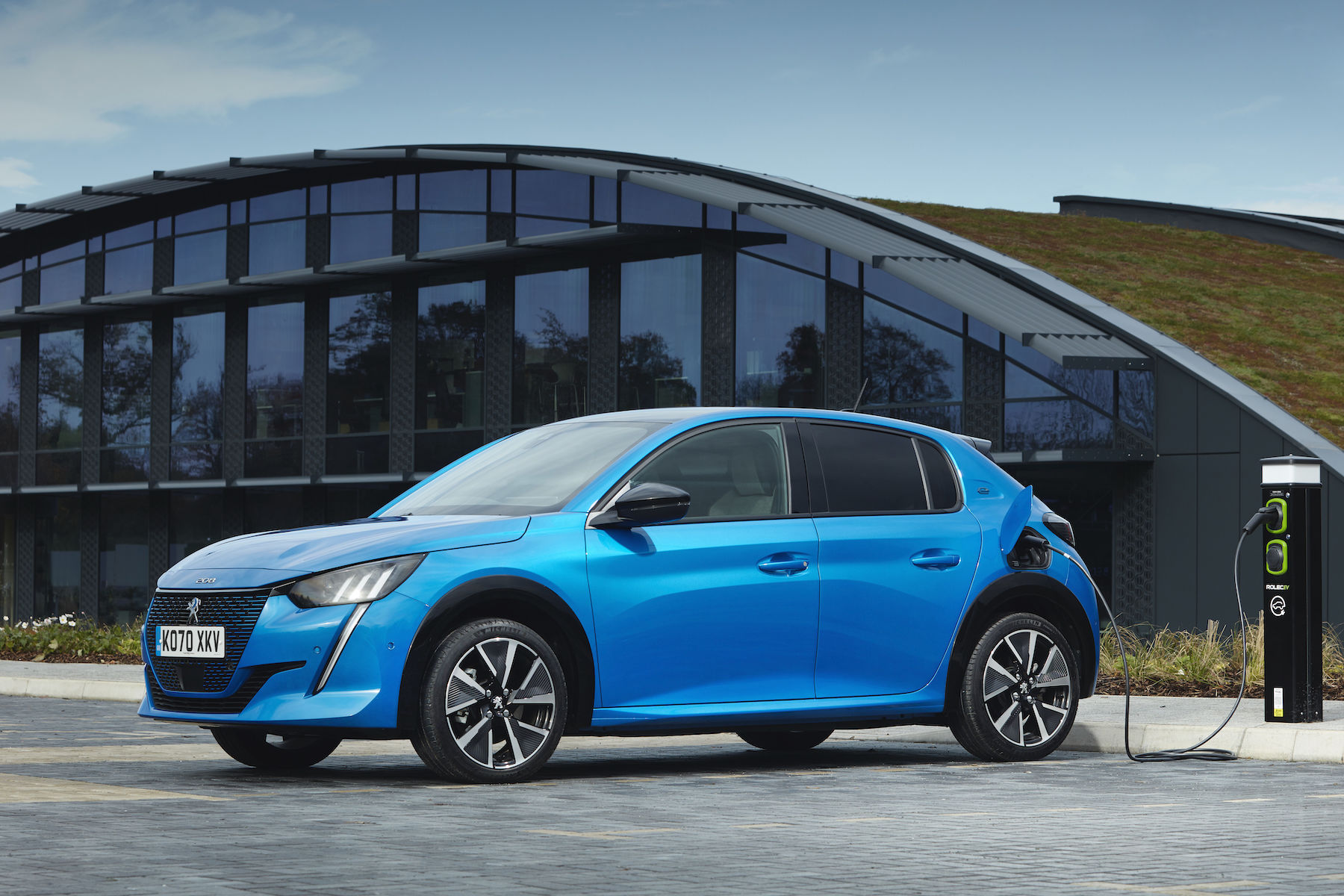 Buyer s guide to the 2021 Peugeot 208 and e 208 Car Keys
